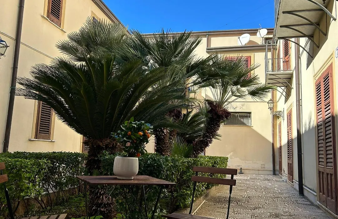 Corte dei Re di Palermo Apartment-1