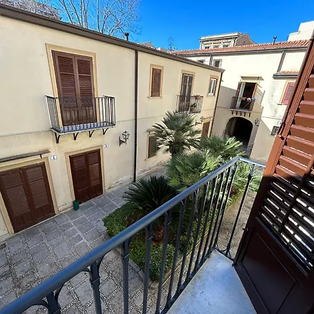 Corte Dei Re Di Palermo Apartment-3